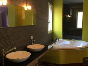 Le Suites al Lago的一间浴室