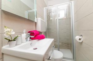 Koupelna v ubytování Apartment Antonija + 22 fotografií