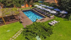 Vaizdas į baseiną apgyvendinimo įstaigoje Barradas Parque Hotel & Spa arba netoliese