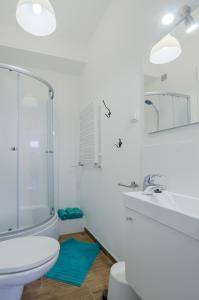 Koupelna v ubytování UWH Hostel