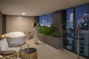 Balkón nebo terasa v ubytování Solitaire Bangkok Sukhumvit 11