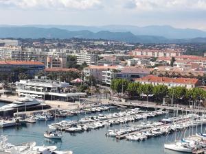 Imagen de la galería de VILLAS-Piscine les MIMOSAS, en Fréjus