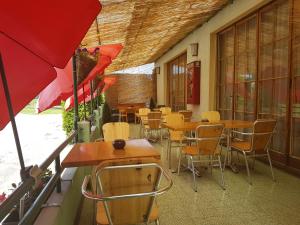 Galeriebild der Unterkunft Hotel de la Gare, Vendlincourt in Vendlincourt