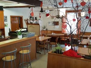 Galeriebild der Unterkunft Hotel de la Gare, Vendlincourt in Vendlincourt