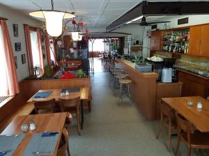 Galeriebild der Unterkunft Hotel de la Gare, Vendlincourt in Vendlincourt + 11 Fotos