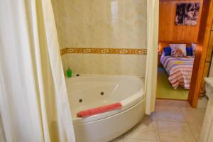Łazienka w obiekcie Apartamentos Los Delfines