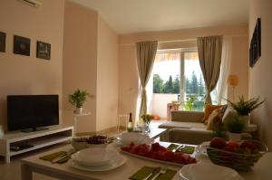 TV a/nebo společenská místnost v ubytování Apartments Nautica