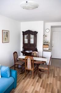 Posezení v ubytování Meridian Apartment , 300m to Bus Terminal, Fast Wifi & Airport Transf
