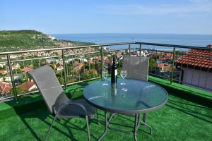 Un balcón o terraza de Guest Rooms Sea View