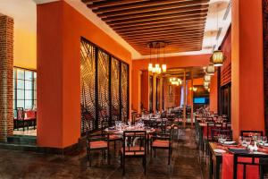 A restaurant or other place to eat at Aska Lara Resort & Spa Hotel