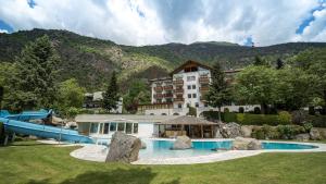 Bazén v ubytování Hotel Vermoi nebo v jeho okolí