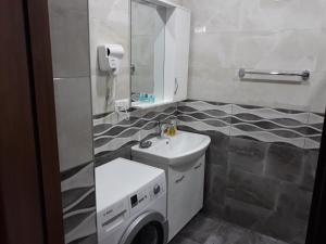 A bathroom at Kazbegi Guide