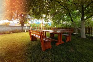 Afbeelding uit fotogalerij van Apartment Medeni in Rakovica +30 foto's