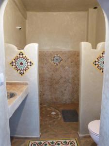 Koupelna v ubytování Riad Etoile De Mogador + 37 fotografií