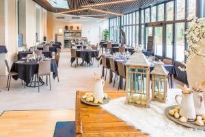 Gallery image of Hotel Ch&acirc;teau de la Barbini&egrave;re in Saint-Laurent-sur-S&egrave;vre