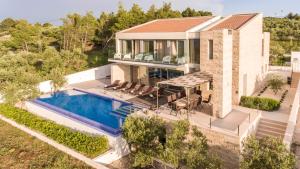Bazén v ubytování Villa Ana nebo v jeho okolí