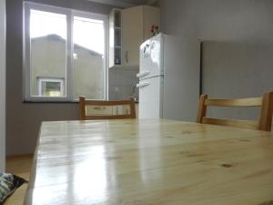 Kuchyň nebo kuchyňský kout v ubytování guest house katia tbilisi + 37 fotografií
