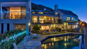 Foto da galeria de 185 on BEACH Boutique Suites em Gordonʼs Bay