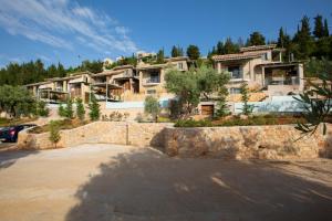 Gallery image of Acquaterra Villas in Tsoukalades