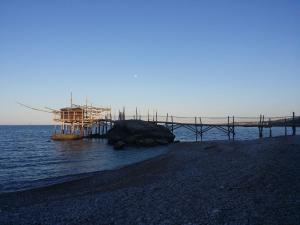 カザルボルディーノにあるIl Borgo Del Capitanoの浜辺の水上桟橋