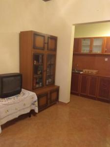 A television and/or entertainment centre at Apartman "Marko"
