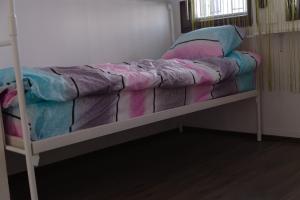 Postel nebo postele na pokoji v ubytování Hostel Belgrade Shungit Dragana Jeftića br 10