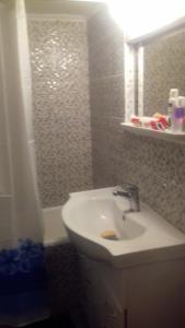 George appartment tesisinde bir banyo