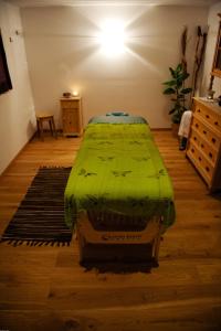 Voodi või voodid majutusasutuse Hotel Steinbock Vals toas