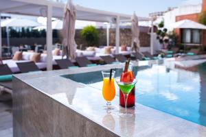 Bazén v ubytování Fénix Torremolinos - Adults Only Recommended nebo v jeho okolí