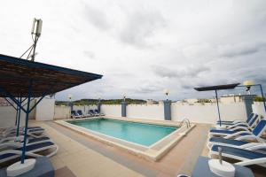 Bazén v ubytování Coral Hotel nebo v jeho okolí