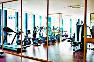 Fitness centrum a/nebo fitness zařízení v ubytování The Landmark by Katana
