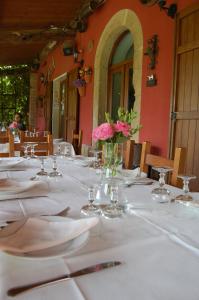 A restaurant or other place to eat at Agriturismo Castro