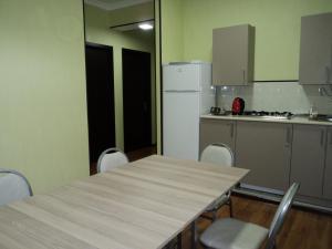 A kitchen or kitchenette at Guest House Demma