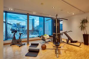 Fitness centrum a/nebo fitness zařízení v ubytování H+ Hotel Salzburg
