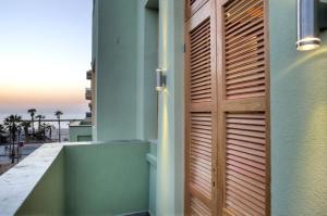 Uma varanda ou terraço em Residence Suites BY RAPHAEL HOTELS