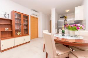 Кухня или кухненски бокс в Apartment Ivanka