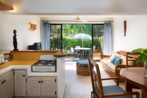 Dapur atau dapur kecil di Condo Hotel Playa Las Ballenas