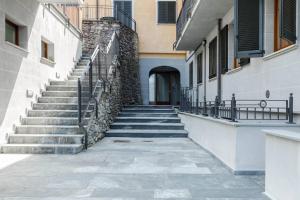 Zdjęcie z galerii obiektu Stylish JOIVY Flat with Garden w mieście Pognana Lario