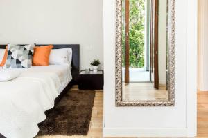 Zdjęcie z galerii obiektu Stylish JOIVY Flat with Garden w mieście Pognana Lario