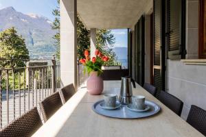 Zdjęcie z galerii obiektu Stylish JOIVY Flat with Garden w mieście Pognana Lario