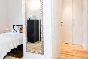 Zdjęcie z galerii obiektu Stylish JOIVY Flat with Garden w mieście Pognana Lario
