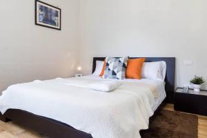 Zdjęcie z galerii obiektu Stylish JOIVY Flat with Garden w mieście Pognana Lario