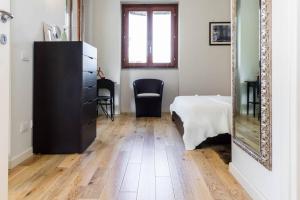 Zdjęcie z galerii obiektu Stylish JOIVY Flat with Garden w mieście Pognana Lario