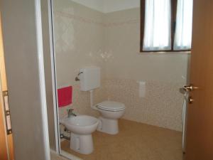 A bathroom at Villa Martina nel Salento