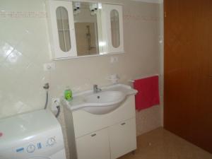 A bathroom at Villa Martina nel Salento
