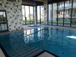 Bazén v ubytovaní Apartament z widokiem na morze - Apartament Turkusowy alebo v jeho blízkosti