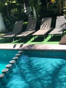 Hồ bơi trong/gần Hotel Cuellar