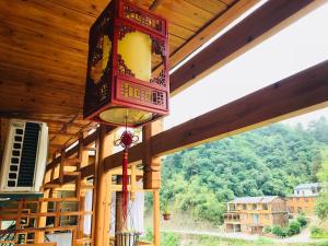 遇见·子云涧客栈（杨家界门票站）的阳台或露台