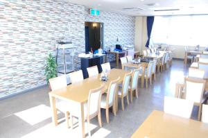 Restoran või mõni muu söögikoht majutusasutuses Seagrande Shimizu Station Hotel