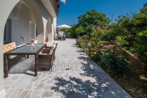 Foto dalla galleria di Apartments Laura a Krk Altre 33 foto